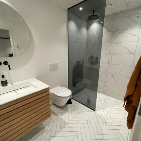 Moderne Kaelderrum Appartement